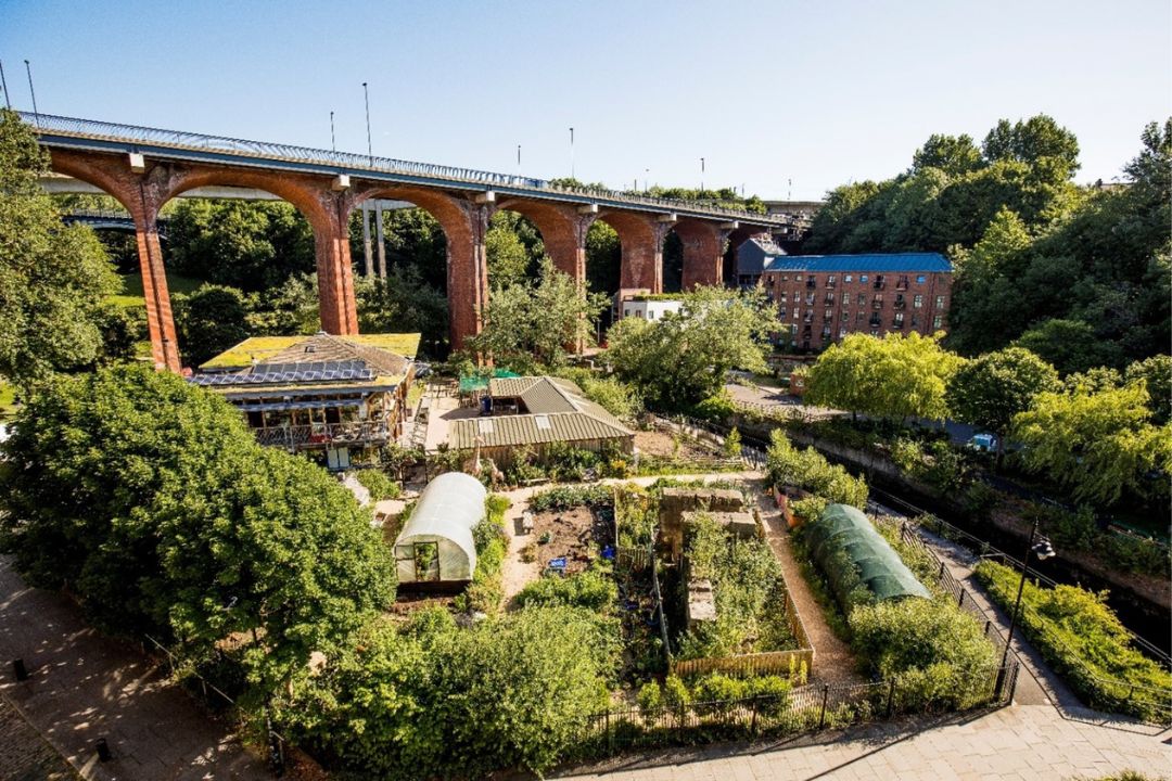 aquaduct and houses